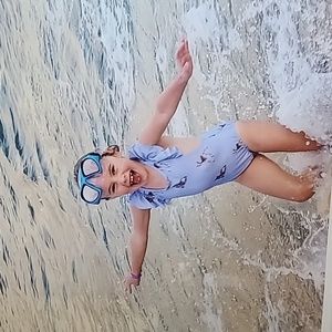 ADORABLE like new size 6 girls Deer ruffle one piece boutique swimsuit 🦌 🤍